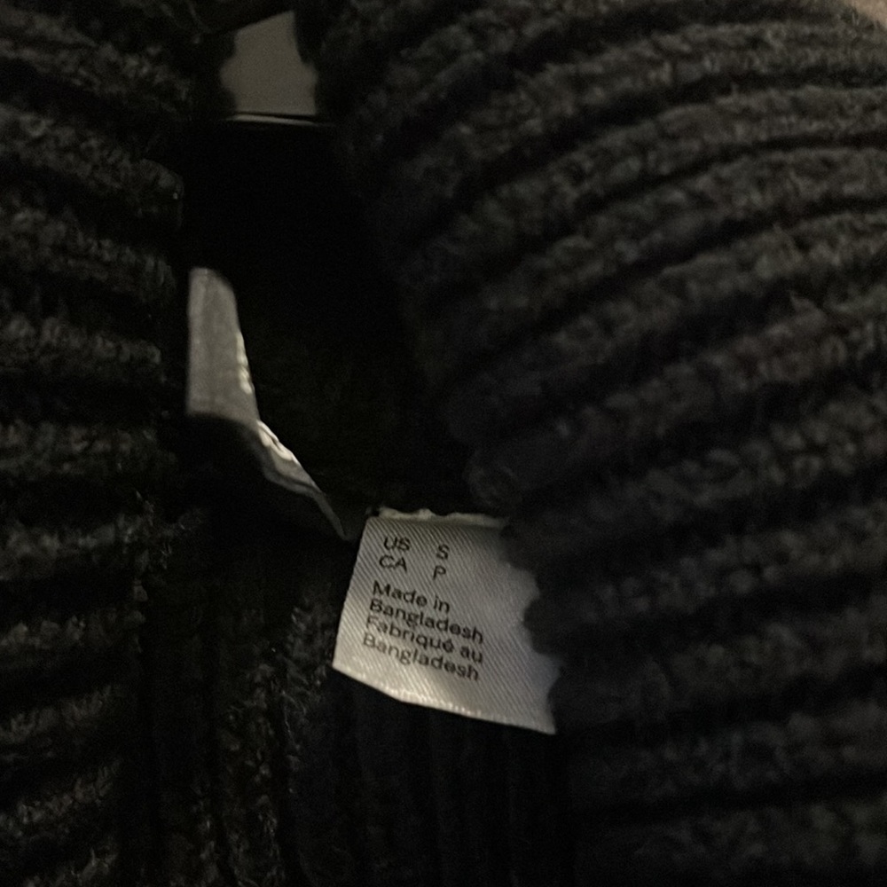 H&M black sweater - Picture 5 of 5
